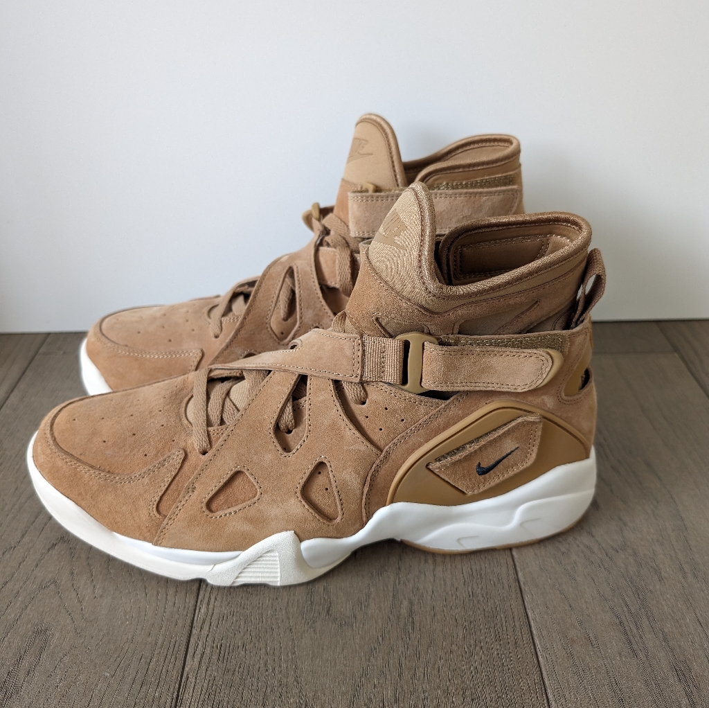 Nike Air Unlimitedflax/Outdoor Green-Sail